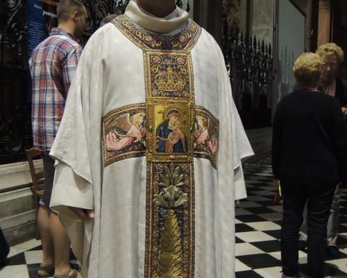 la belle chasuble ND de Grâce (18 mai 1894)portée par le doyen
