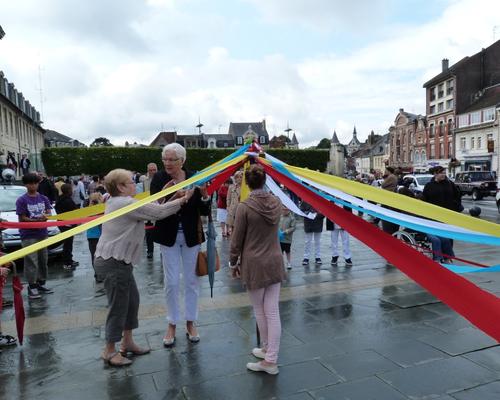 préparation pour la procession avec les enfants 