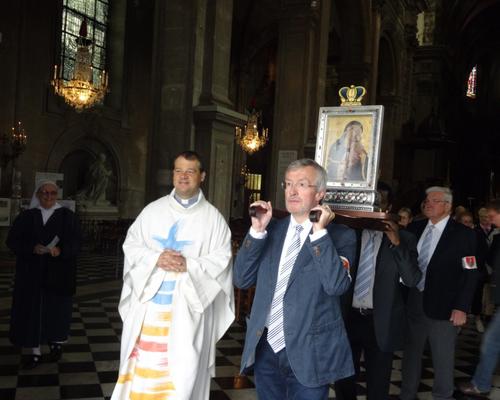 procession pour las messe des forains