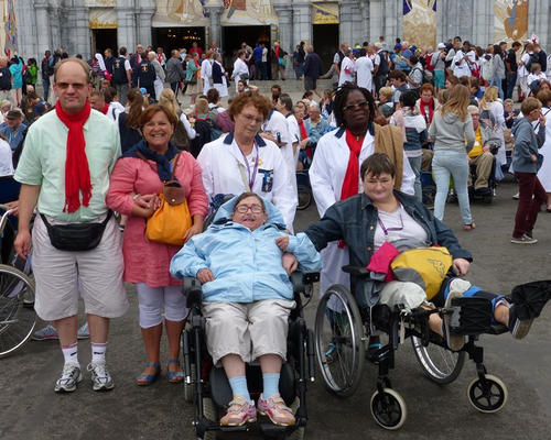 2014-08-20-lourdes -proc-SSacrement (12)
