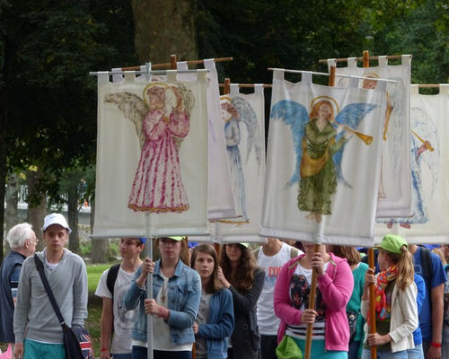 2014-08-20-lourdes -proc-SSacrement (23)