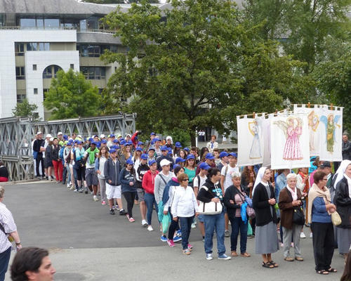 2014-08-20-lourdes -proc-SSacrement (29)