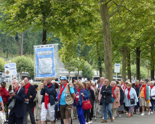 2014-08-20-lourdes -proc-SSacrement (32)