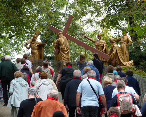 2014-08-21Lourdes_chemin _croix_montagne (6)