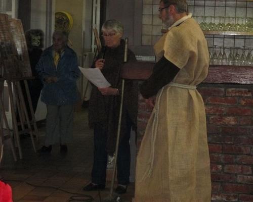 Évocation de la rencontre entre François et le loup de Gubbio, avec Anne, Georges et Sr Fabienne