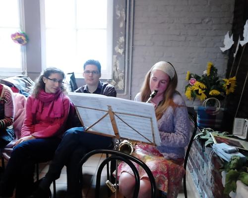 Merci à Anne-Lucie pour ses intermèdes musicaux