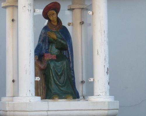 ND de Macourt dans sa chapelle