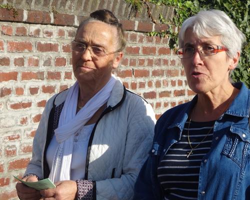- 3 - à gauche, Juliette Dupont, organisatrice