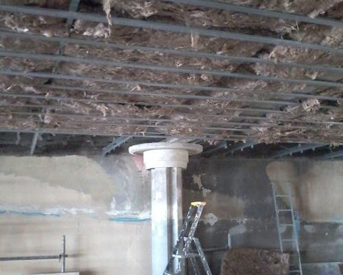 Dans la nef, isolation du plafond