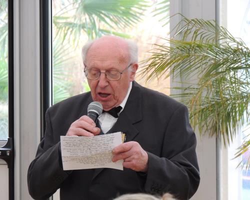 Monsieur DENIS, président de la chorale, dans son discours d'accueil, rappelle la vie de Ste Cécile