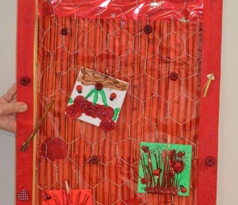 expo_MEJ_sec_catho_rouge_clair