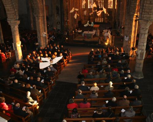 La foule vue de la tribune.