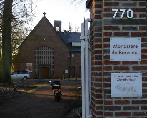 035- Le monastere de Bouvines