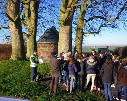 050- A la chapelle aux arbres...