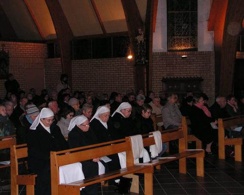 ND DE LOURDES 15 02 11 2