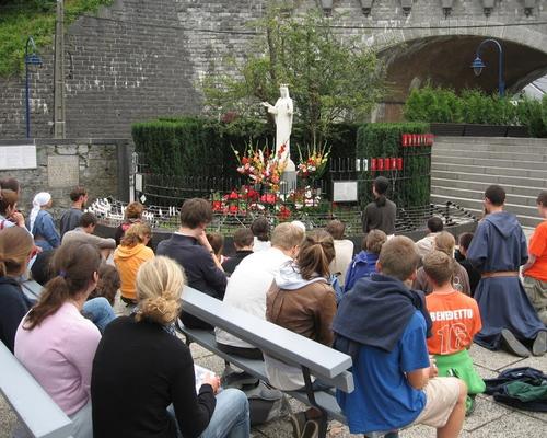 Priere a Beauraing a l aubepine