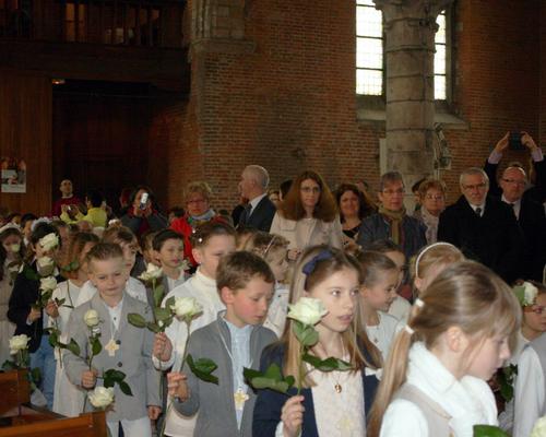 1503_1ères communions (St-Jean) 7