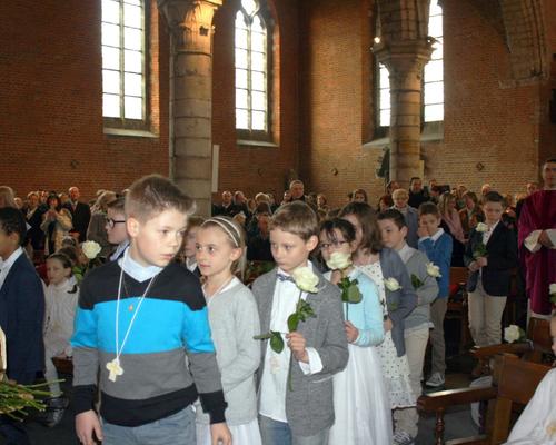 1503_1ères communions (St-Jean) 10