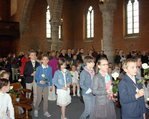 1503_1ères communions (St-Jean) 11
