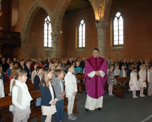 1503_1ères communions (St-Jean) 16