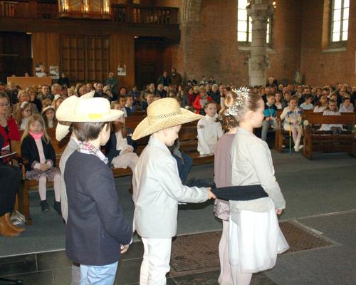 1503_1ères communions (St-Jean) 51