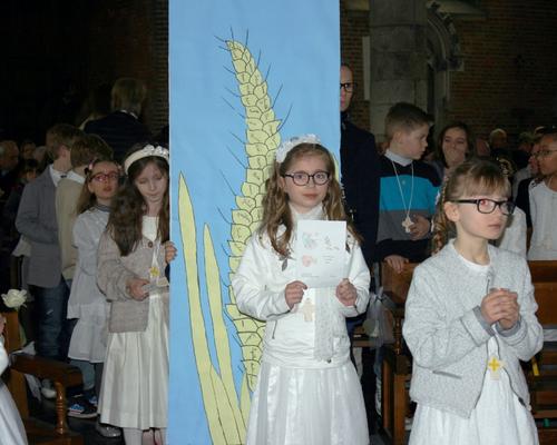 1503_1ères communions (St-Jean) 68