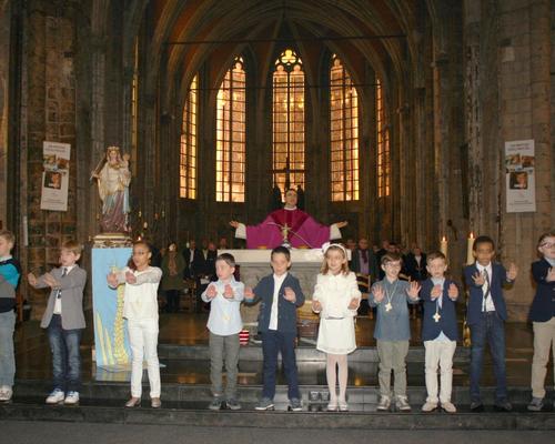 1503_1ères communions (St-Jean) 75