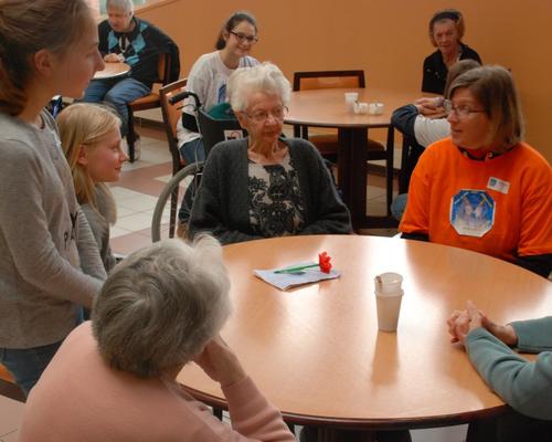 A l'ehpad de Bapaume, jeune set résidents font connaissance