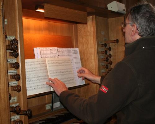 A l'orgue...