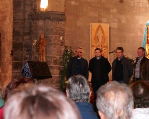 une partie de l'équipe d'organisation des festivités : les père Jean-Marie Launnay et Matthieu De Jenlis, Martin Juteau, Bernard Klopocki.
