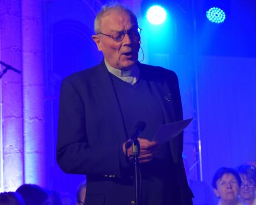 Denis ; 1 vraie voix de Ténor.