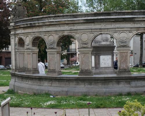 Le square Froissart.