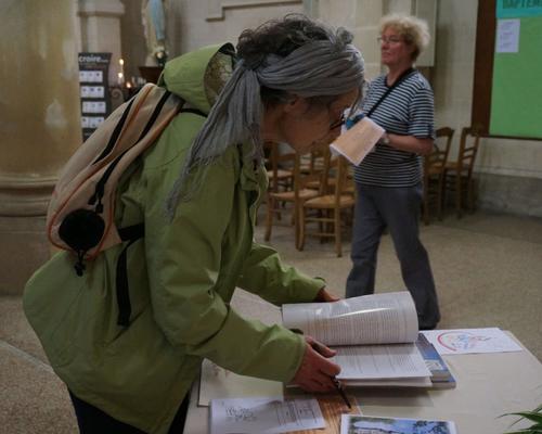 Là dans les livre ... oui Marie-Françoise pourquoi pas ?