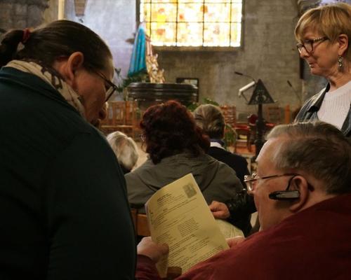 Maryvonne et Francis ; entre chant et théologie.