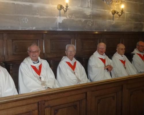 dans les stalles de la salle du chapitre