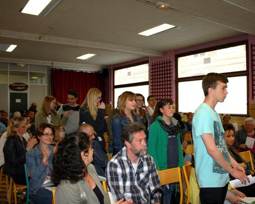 1505_Mgr rencontre les confirmands 3