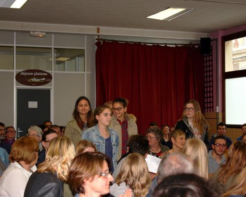 1505_Mgr rencontre les confirmands 4
