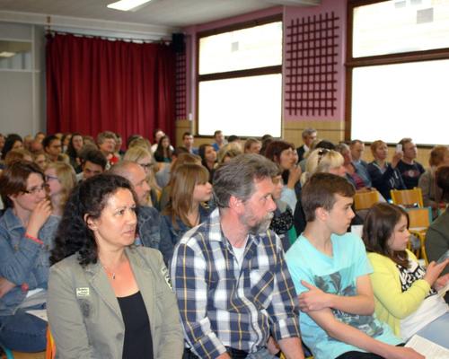 1505_Mgr rencontre les confirmands 10