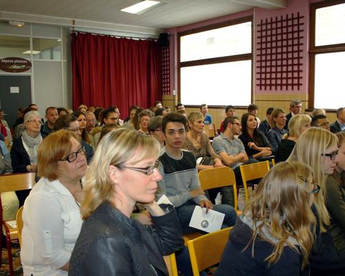 1505_Mgr rencontre les confirmands 12