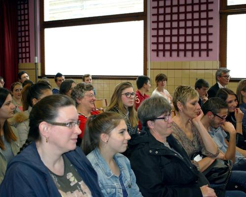 1505_Mgr rencontre les confirmands 14