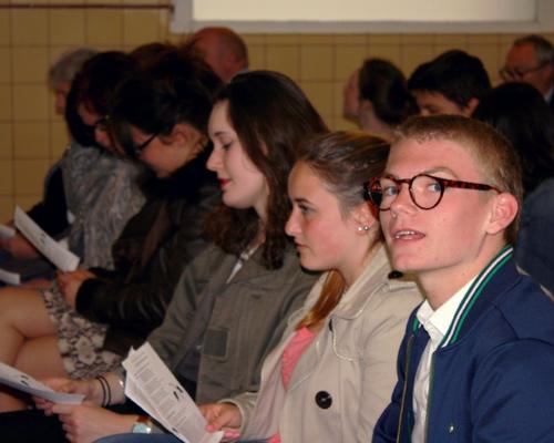 1505_Mgr rencontre les confirmands 20