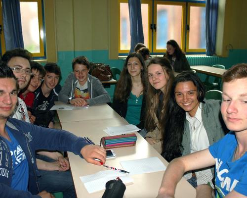 1505_Mgr rencontre les confirmands 24