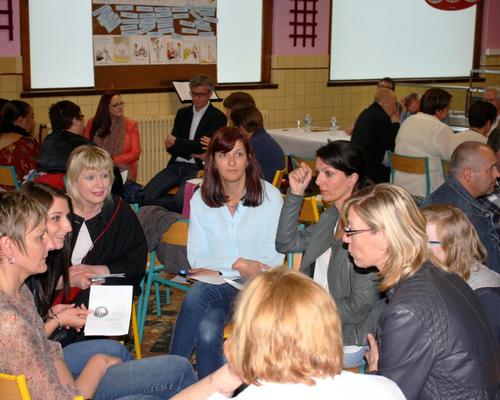 1505_Mgr rencontre les confirmands 28
