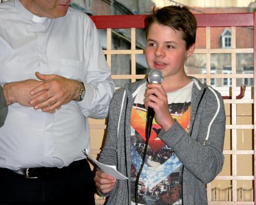 1505_Mgr rencontre les confirmands 32