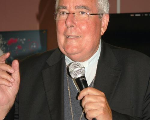 1505_Mgr rencontre les confirmands 48