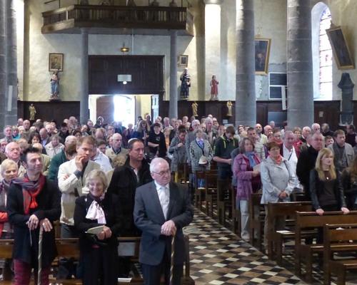 Messe solennelle à l'église