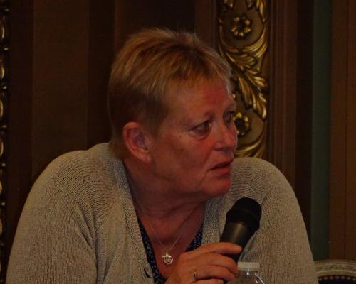 M. Douchez,mère de famille d'accueil