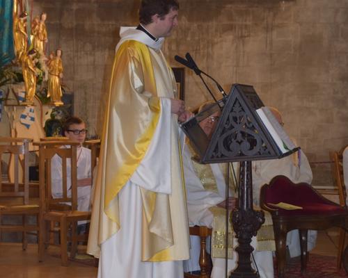 Le Père Matthieu pour l'Homélie
