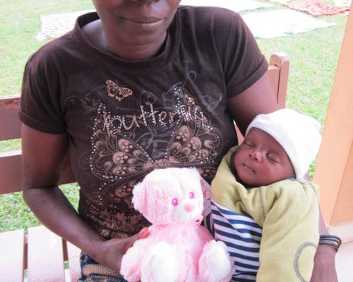 1503_18-Beatrice avec sa maman Josephine a sa sort
