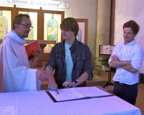Images - Stald - Bapte#mes des enfants en a#ge sco